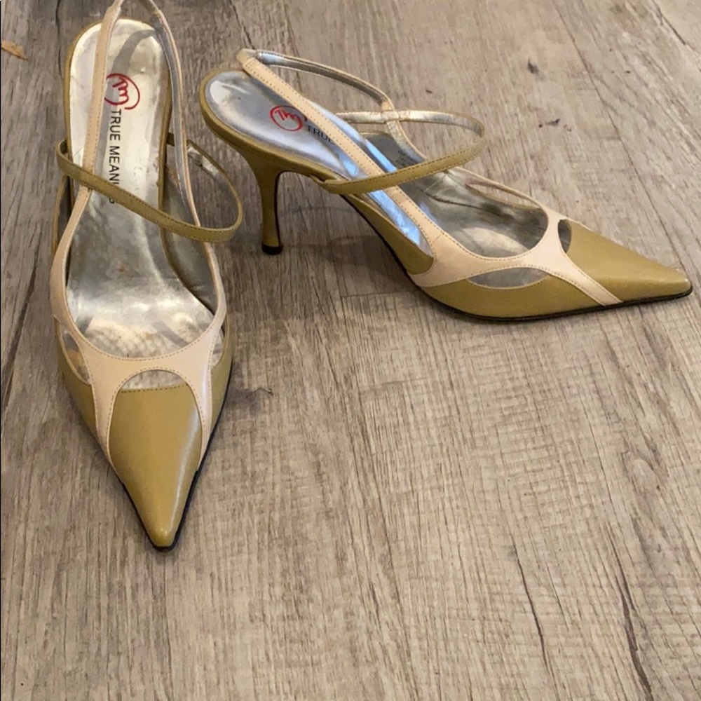 True Meaning pointy heels
